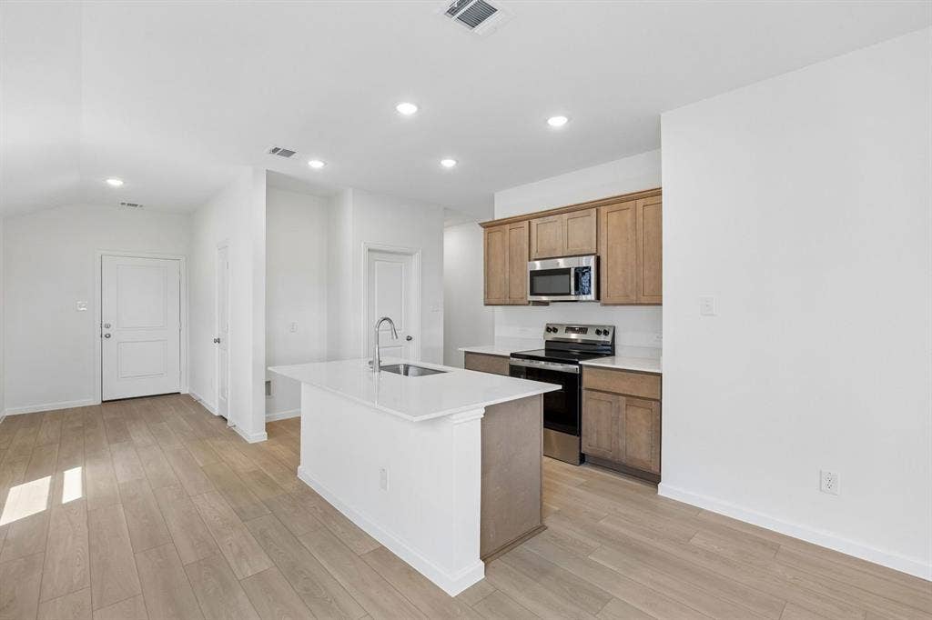 839 Hillcrest Boulevard, Princeton, TX 75407 Representative (5)