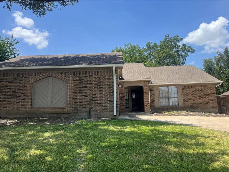 Property photo for 2621 Independence Drive, Mesquite, TX
