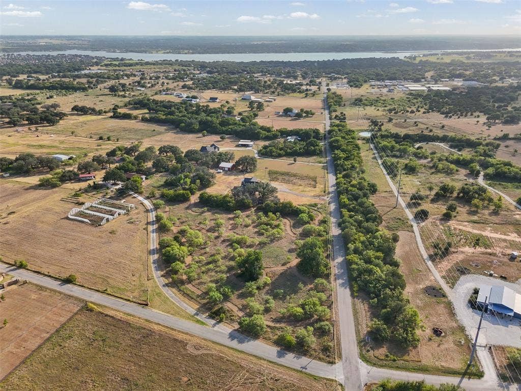 325 Bolton Road, Granbury, TX 76049 So close to Lake Granbury - 2 miles from the boat ramp at Hunter Park.