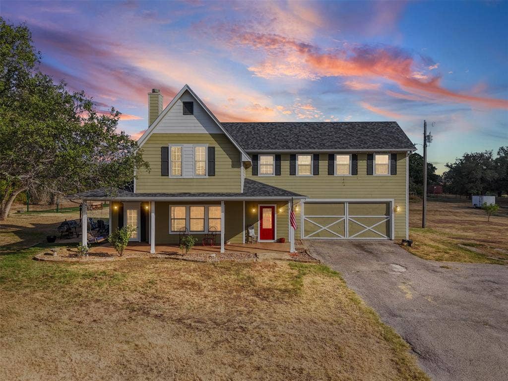 325 Bolton Road, Granbury, TX 76049 5.529 gated acres in Granbury ISD. Updated 2-story home with a new roof (2023), covered front porch, and 2-car garage. Minutes to Lake Granbury and historic downtown Granbury.