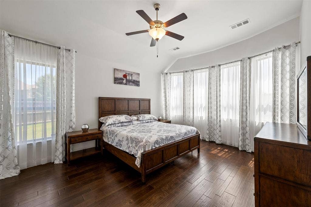 7208 Haven Court, Irving, TX 75063 7208 Haven Court, Irving, TX 75063