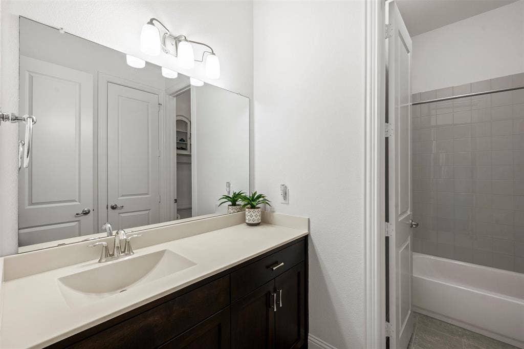 7208 Haven Court, Irving, TX 75063 7208 Haven Court, Irving, TX 75063