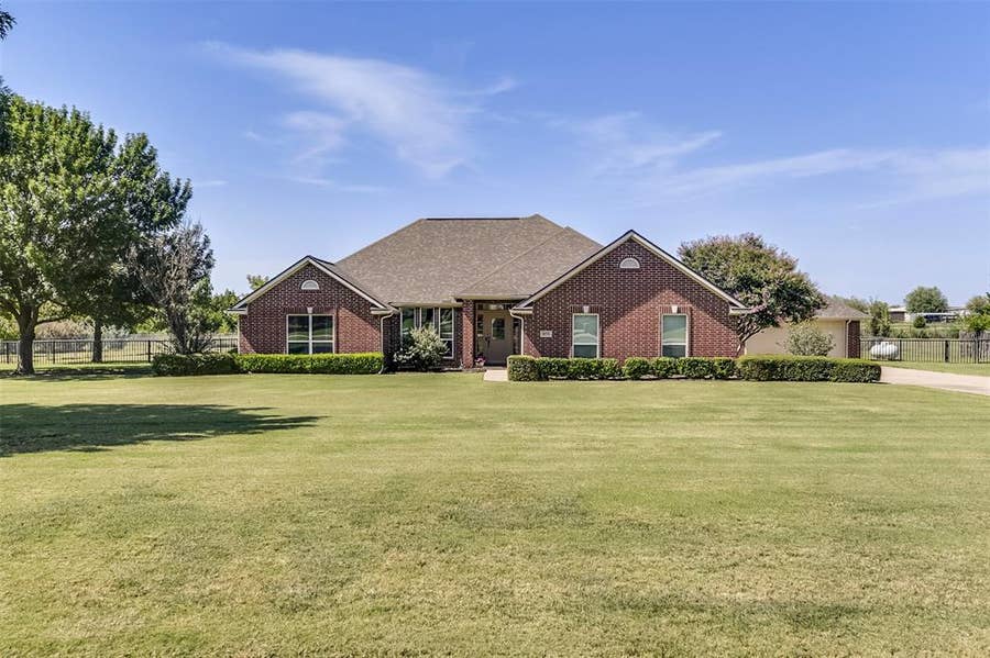 Property photo for 8051 Mavis Avenue, Waxahachie, TX