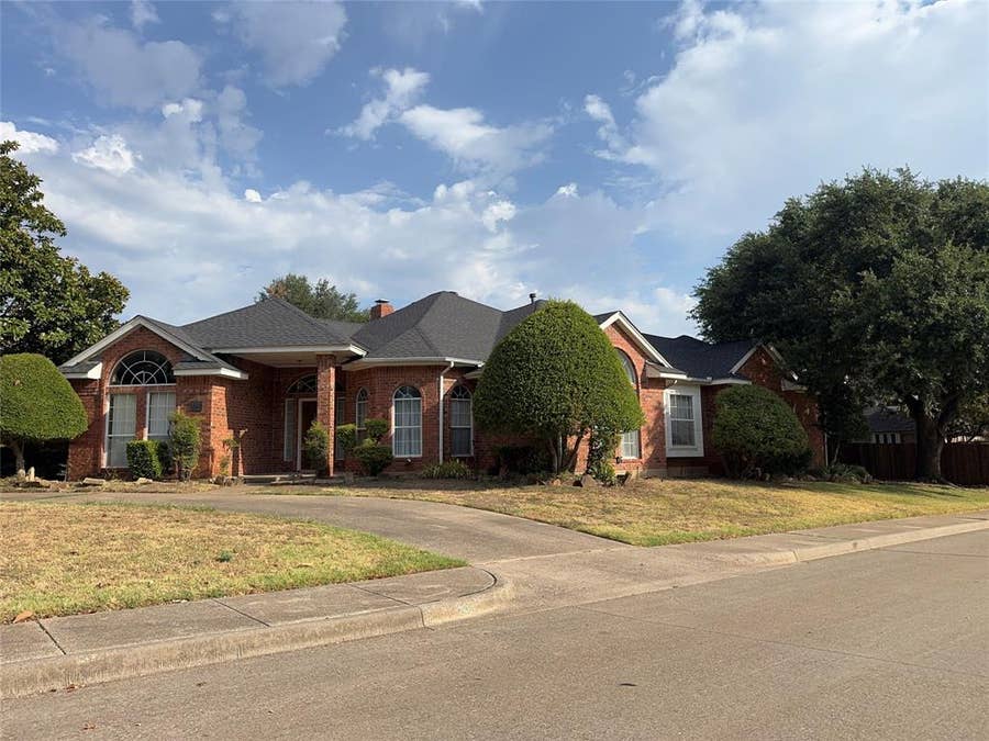 Property photo for 1321 Nettleton Drive, DeSoto, TX