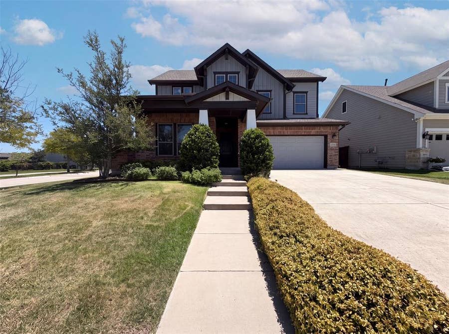 Property photo for 1901 Crested Ridge Road, Fort Worth, TX