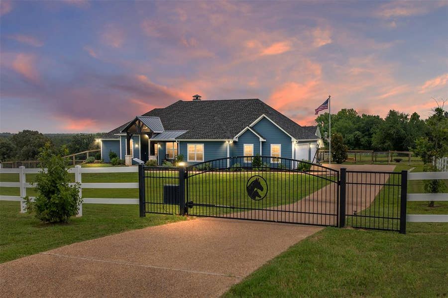 Property photo for 6870 Shore Crest Way, Athens, TX
