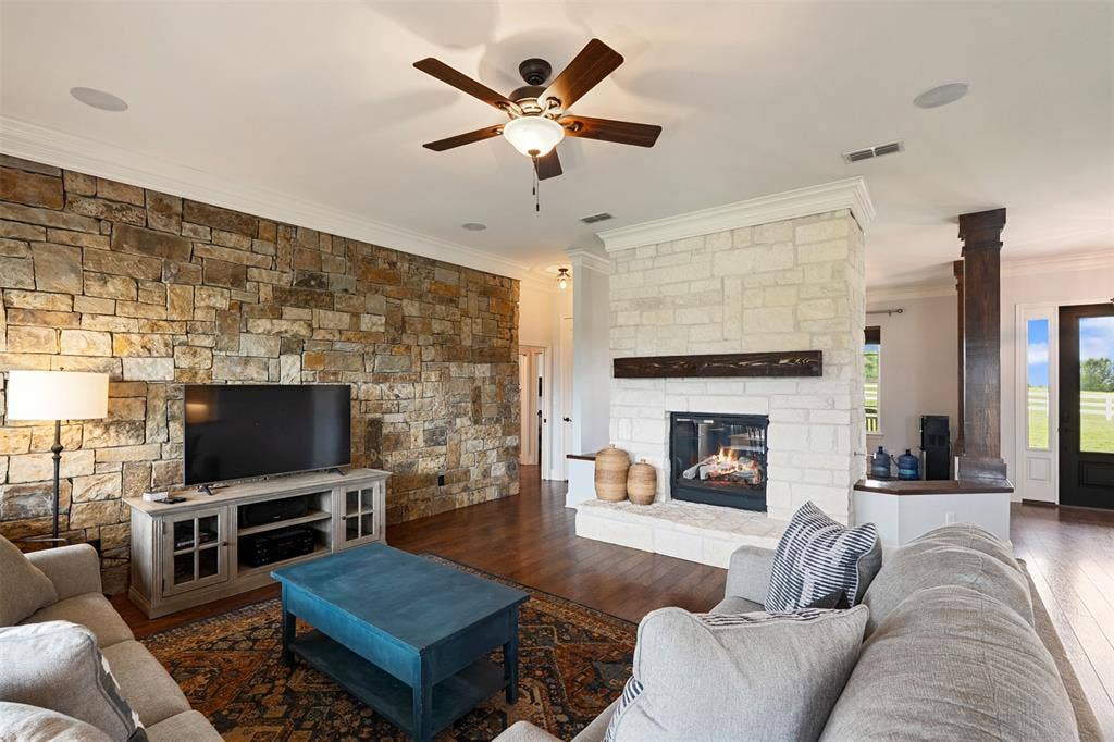 6870 Shore Crest Way, Athens, TX 75752 6870 Shore Crest Way, Athens, TX 75752