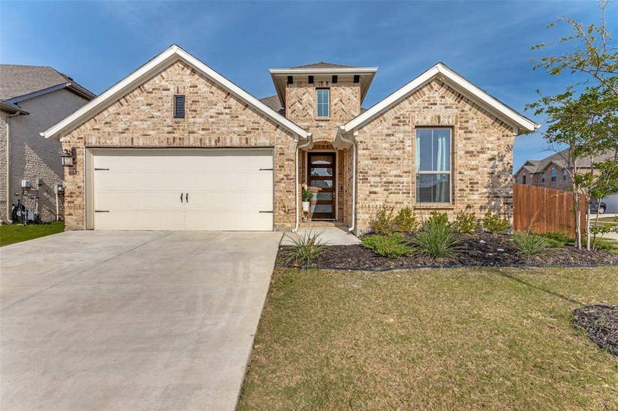 Property photo for 5933 Lovills Creek Street, Fort Worth, TX