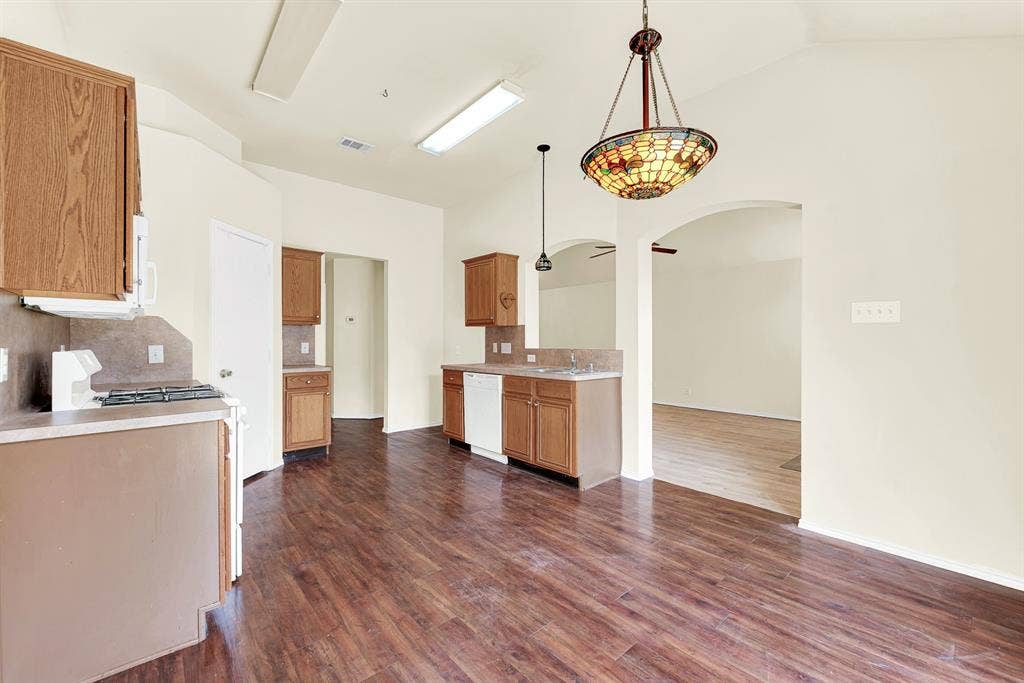 9005 Warren Drive, McKinney, TX 75071 9005 Warren Drive, McKinney, TX 75071