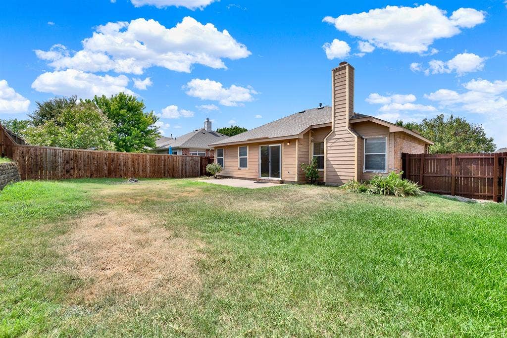 9005 Warren Drive, McKinney, TX 75071 9005 Warren Drive, McKinney, TX 75071
