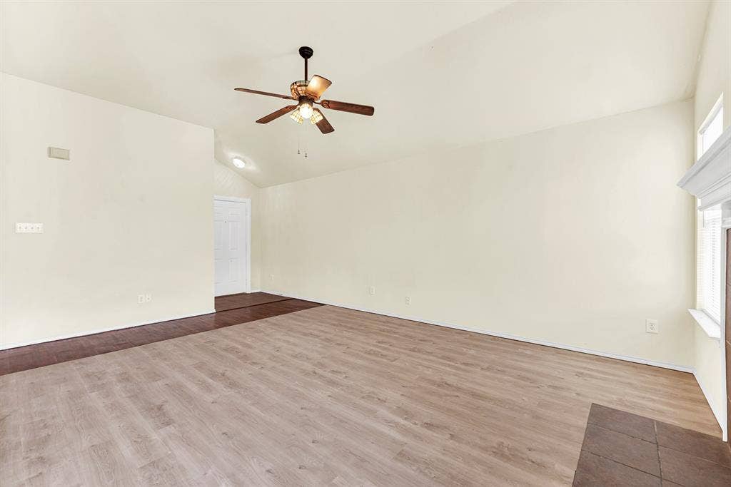 9005 Warren Drive, McKinney, TX 75071 9005 Warren Drive, McKinney, TX 75071