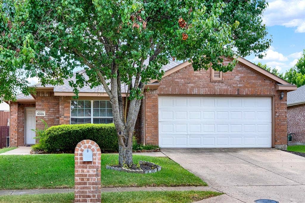 9005 Warren Drive, McKinney, TX 75071 9005 Warren Drive, McKinney, TX 75071