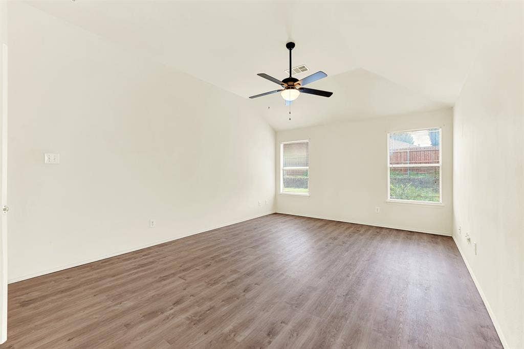 9005 Warren Drive, McKinney, TX 75071 9005 Warren Drive, McKinney, TX 75071