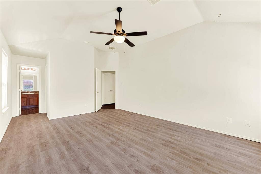 9005 Warren Drive, McKinney, TX 75071 9005 Warren Drive, McKinney, TX 75071