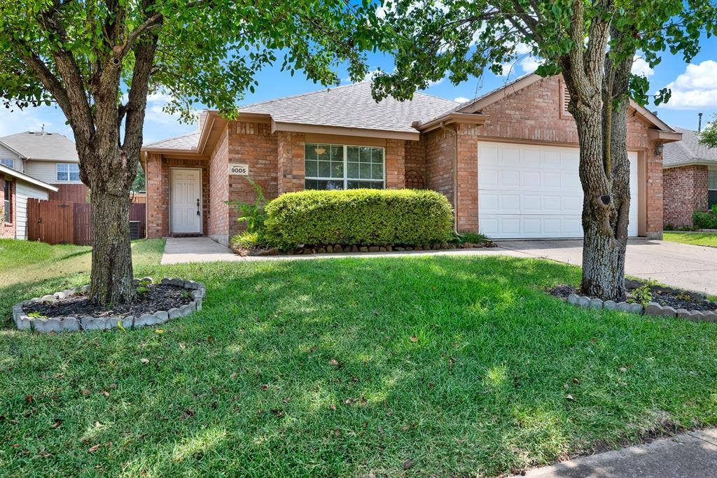 9005 Warren Drive, McKinney, TX 75071 Welcome to 9005 Warren Dr.!