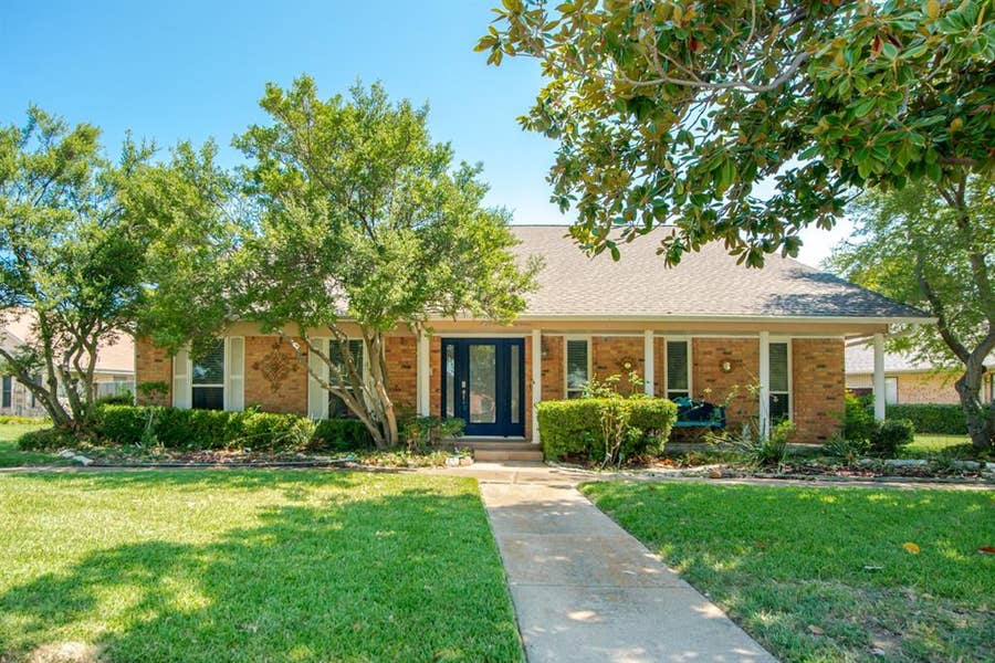 Property photo for 5418 Barcelona Drive, Garland, TX