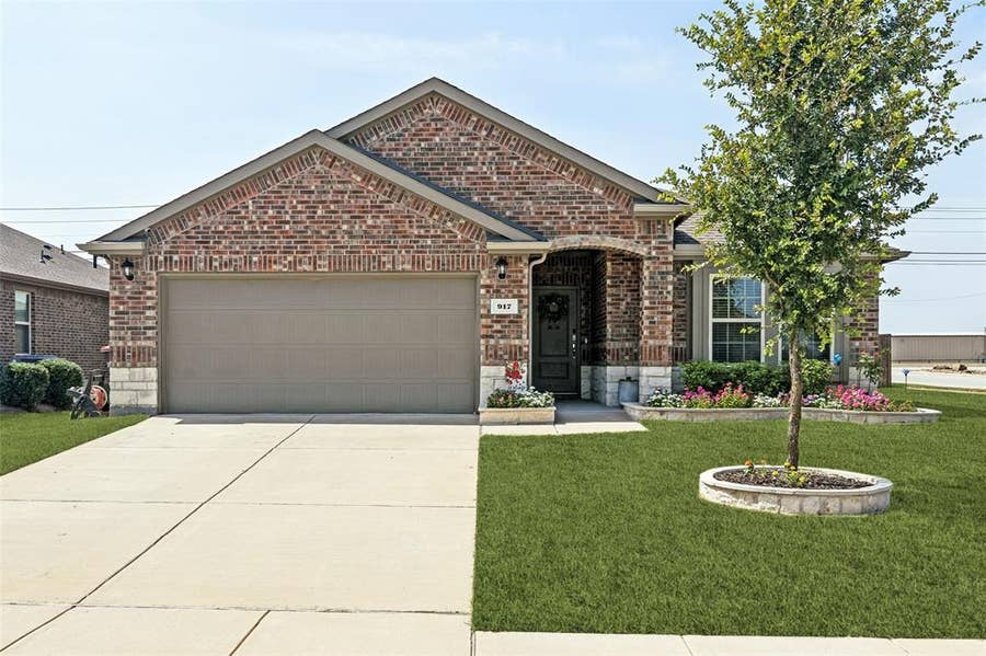 Property photo for 917 Crepe Myrtle Lane, Anna, TX