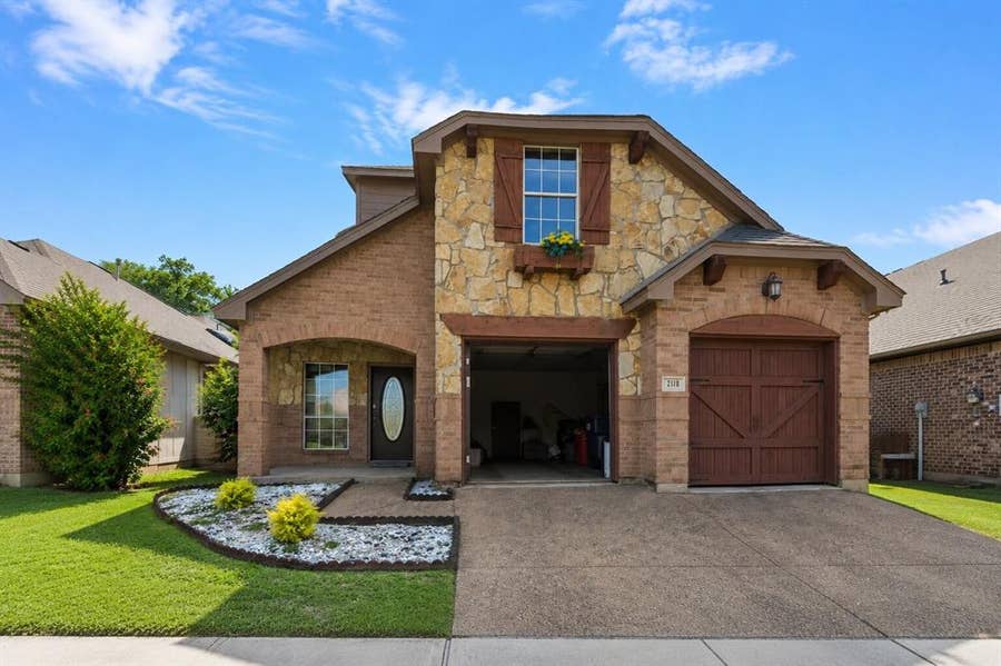 Property photo for 2118 Portwood Way, Fort Worth, TX