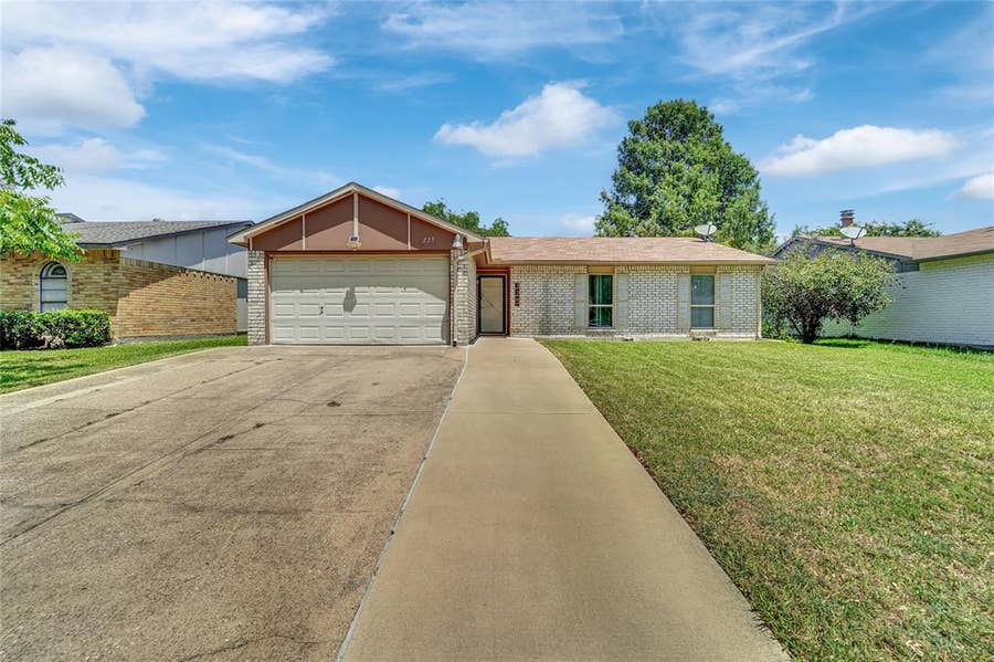 Property photo for 225 Rockcrest Drive, Mesquite, TX