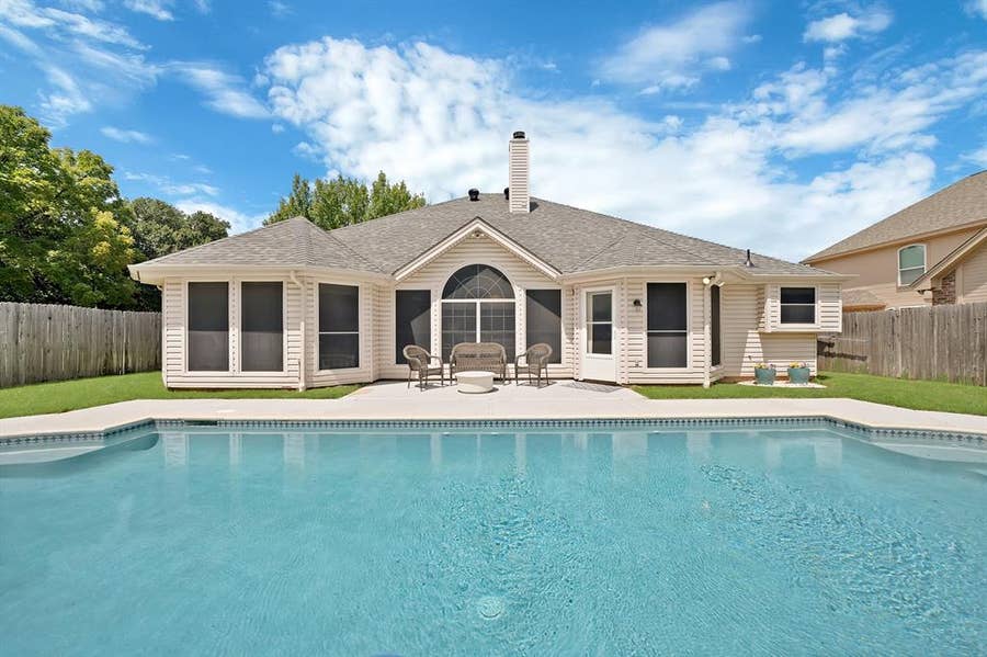 Property photo for 409 Bryce Lane, Arlington, TX
