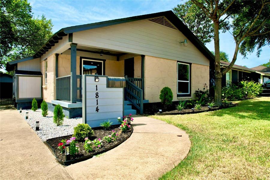 Property photo for 1814 Melbourne Avenue, Dallas, TX