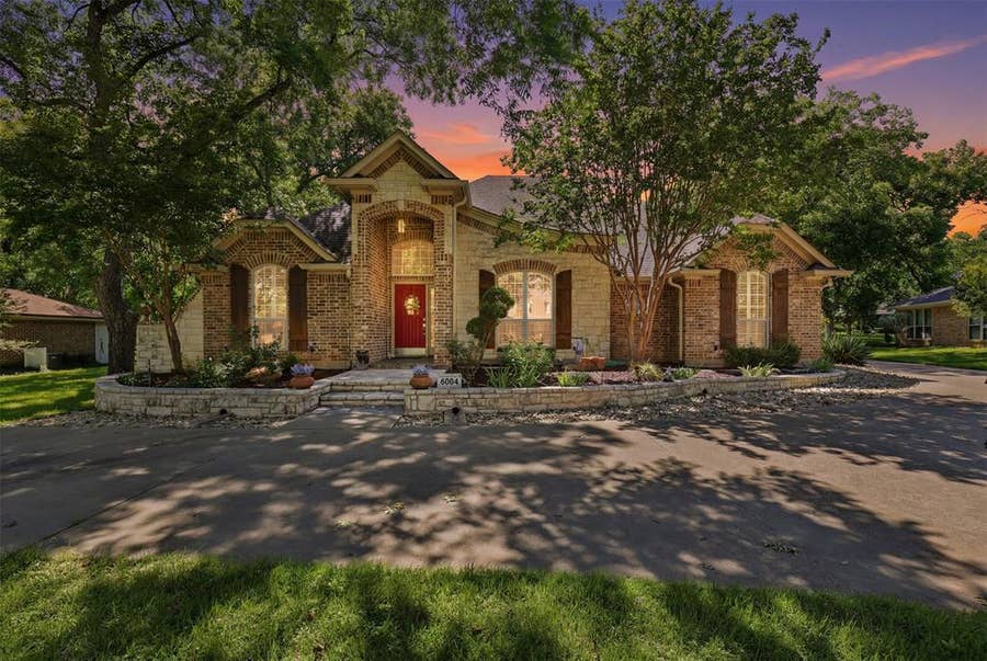 Property photo for 8904 Woodlawn Drive, Granbury, TX
