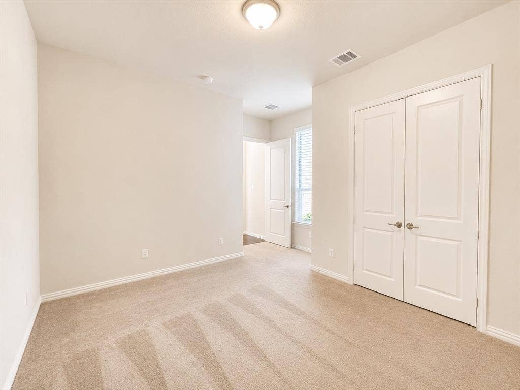 427 Renaissance Lane, Irving, TX 75060