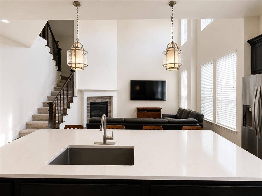 427 Renaissance Lane, Irving, TX 75060