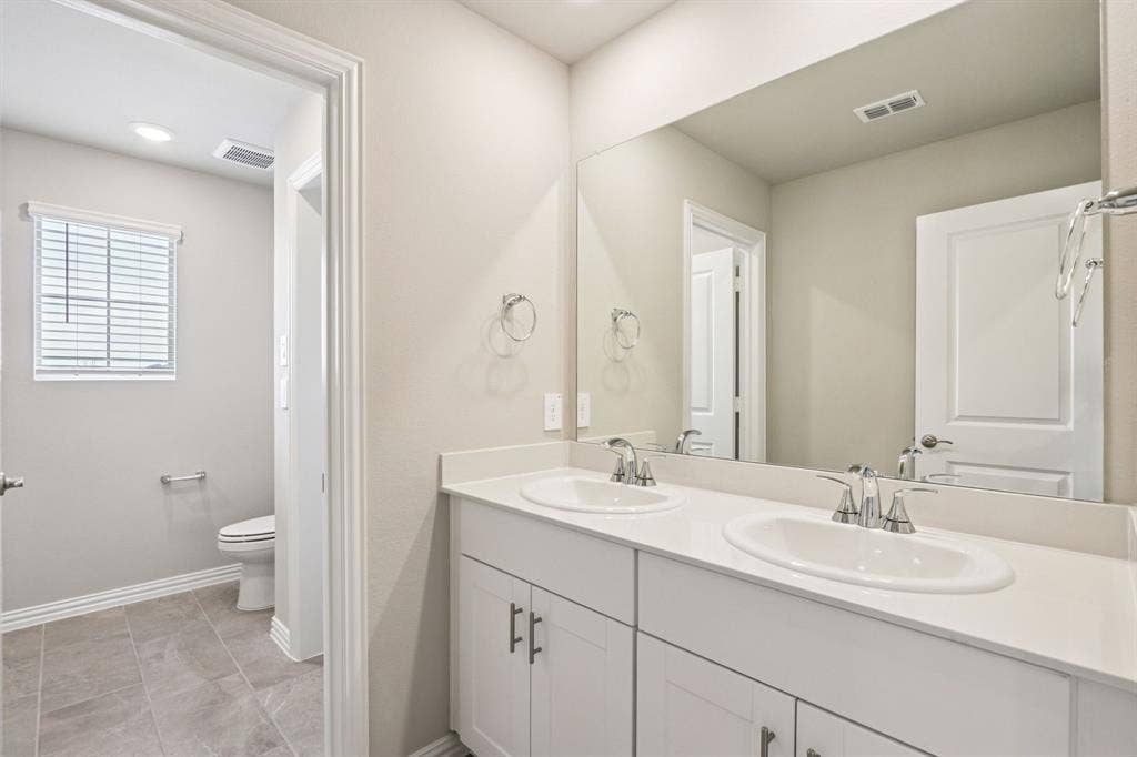 Photo is not of the actual home, but is an inspirational photo of builder’s model home and may depict options, furnishings, and/or decorator features that are not included.