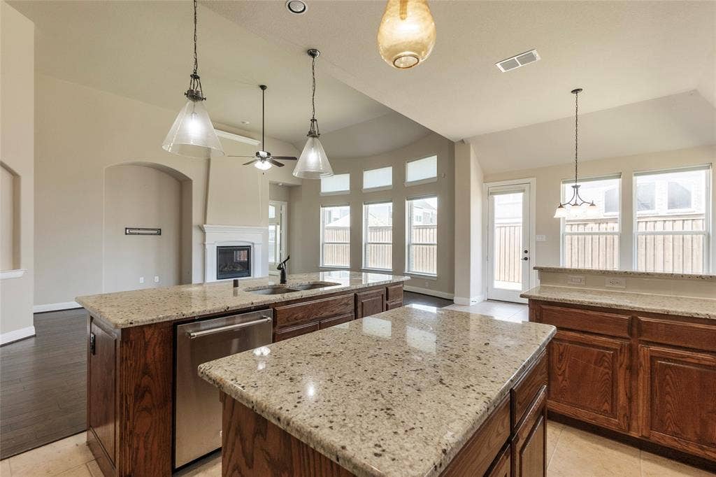 4802 Comstock Way, Mansfield, TX 76063 4802 Comstock Way, Mansfield, TX 76063