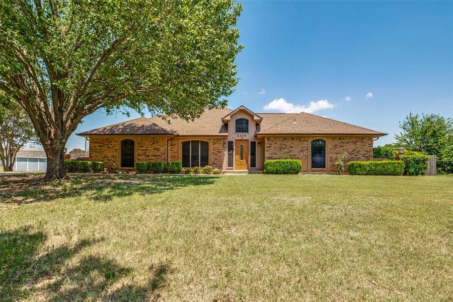 Property photo for 2806 Cinnamon Springs Road, Glenn Heights, TX