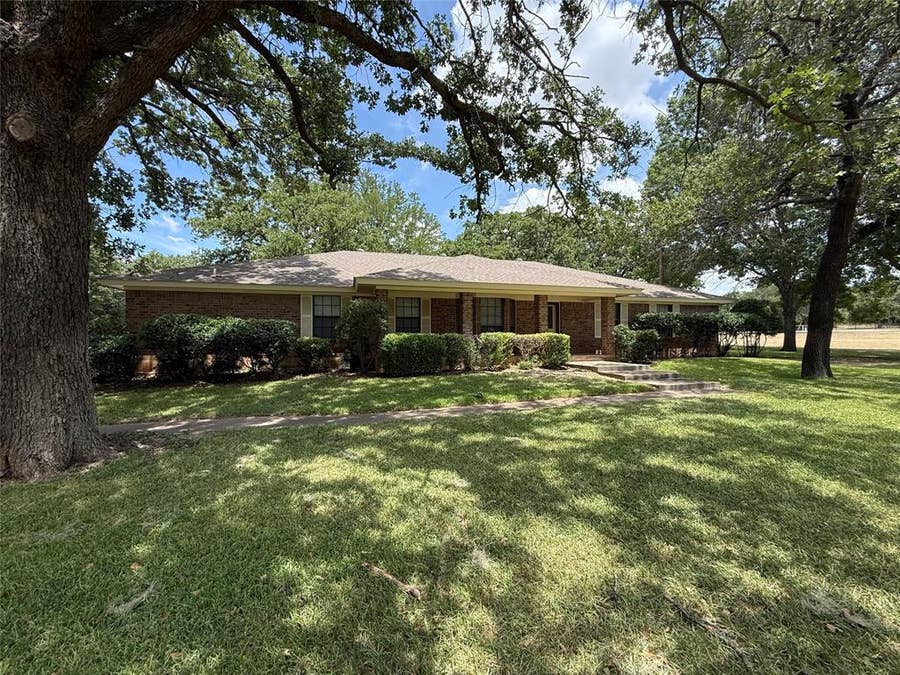 Property photo for 136 Busey Boulevard, Decatur, TX