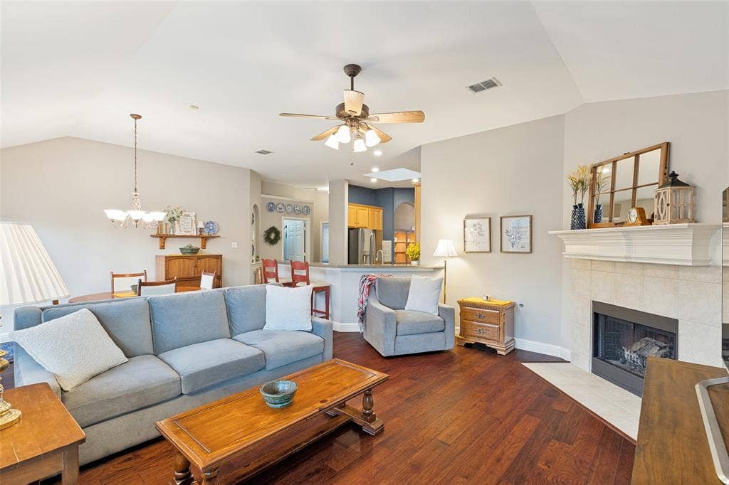 10914 Turtle Creek Lane, Frisco, TX 75035 10914 Turtle Creek Lane, Frisco, TX 75035