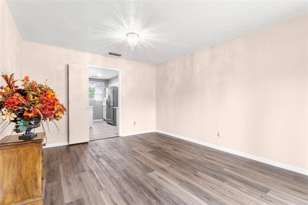 6930 Trailcrest Drive, Dallas, TX 75232 6930 Trailcrest Drive, Dallas, TX 75232