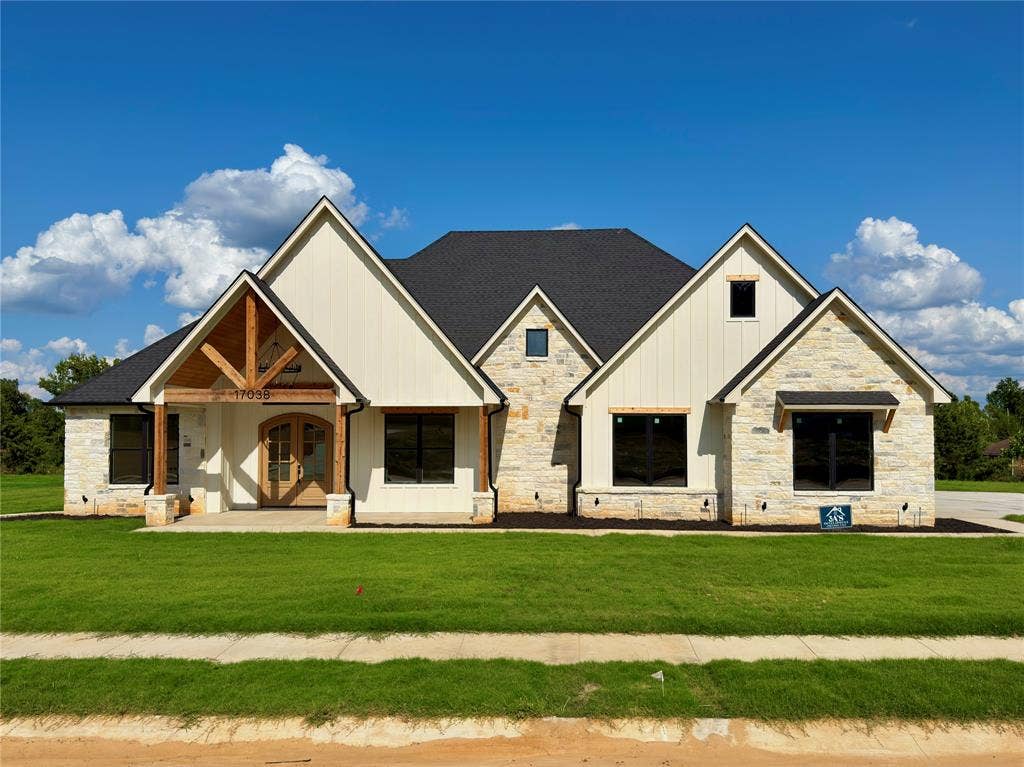 17038 Woodcrest Circle, Lindale, TX 75771 17038 Woodcrest Circle, Lindale, TX 75771