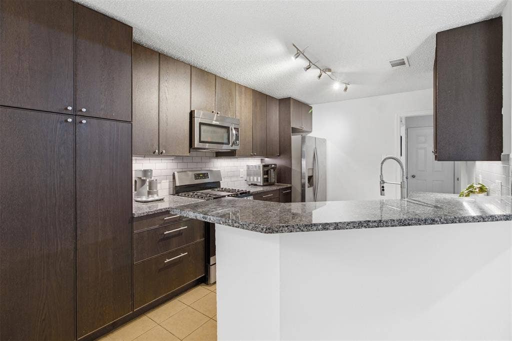 1020 Bayfield Drive, Denton, TX 76209 1020 Bayfield Drive, Denton, TX 76209