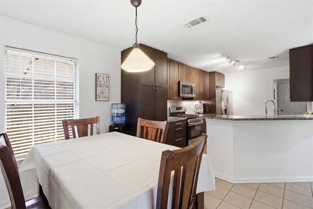 1020 Bayfield Drive, Denton, TX 76209 1020 Bayfield Drive, Denton, TX 76209