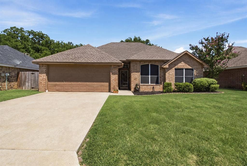1020 Bayfield Drive, Denton, TX 76209 1020 Bayfield Drive, Denton, TX 76209