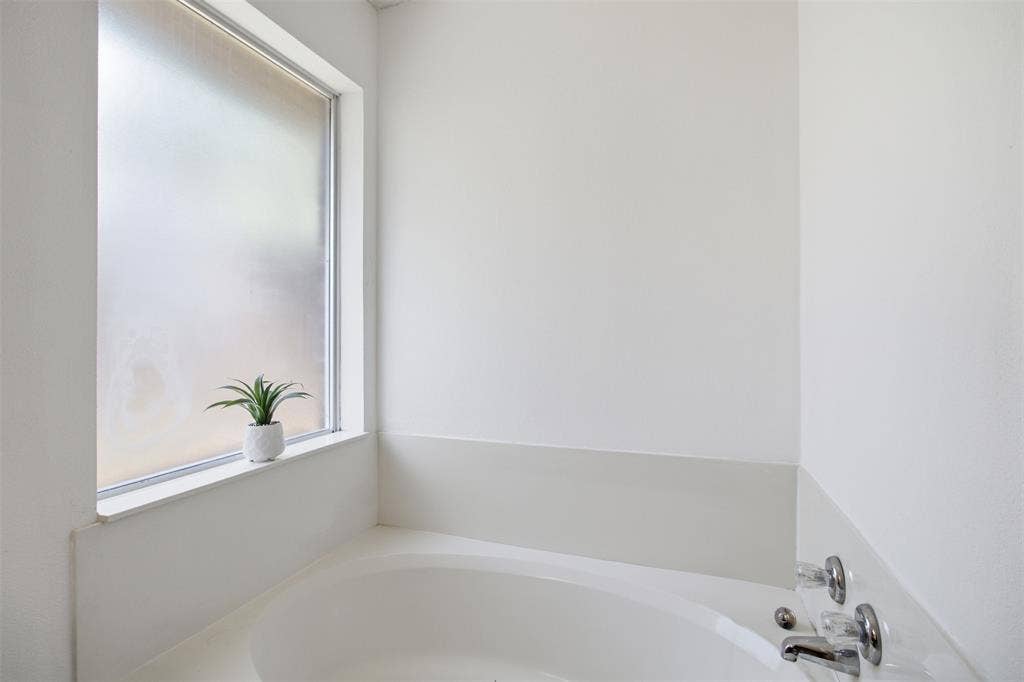 1020 Bayfield Drive, Denton, TX 76209 1020 Bayfield Drive, Denton, TX 76209