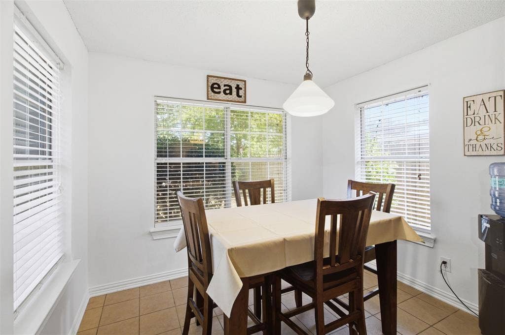 1020 Bayfield Drive, Denton, TX 76209 1020 Bayfield Drive, Denton, TX 76209
