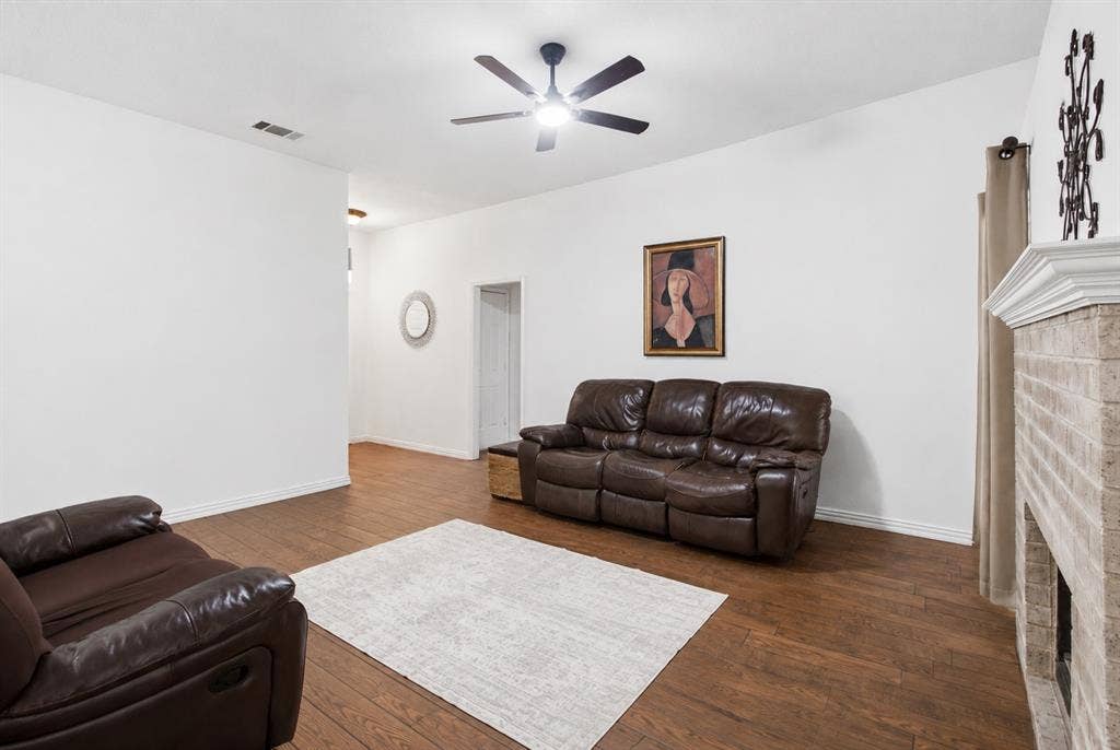 1020 Bayfield Drive, Denton, TX 76209 1020 Bayfield Drive, Denton, TX 76209