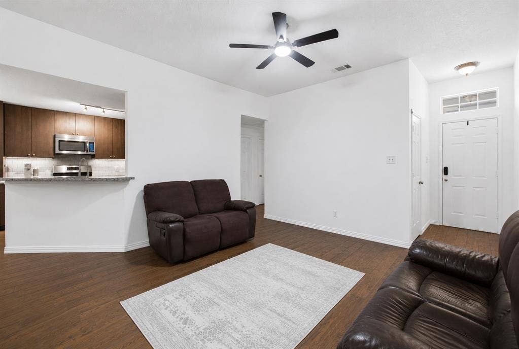 1020 Bayfield Drive, Denton, TX 76209 1020 Bayfield Drive, Denton, TX 76209