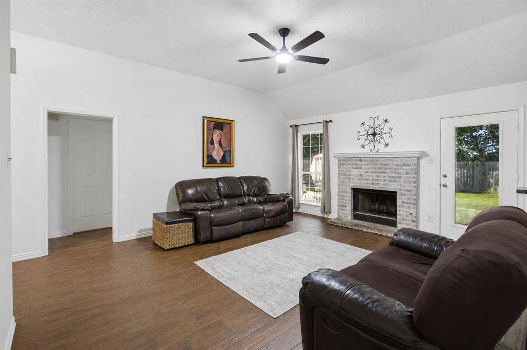 1020 Bayfield Drive, Denton, TX 76209 1020 Bayfield Drive, Denton, TX 76209
