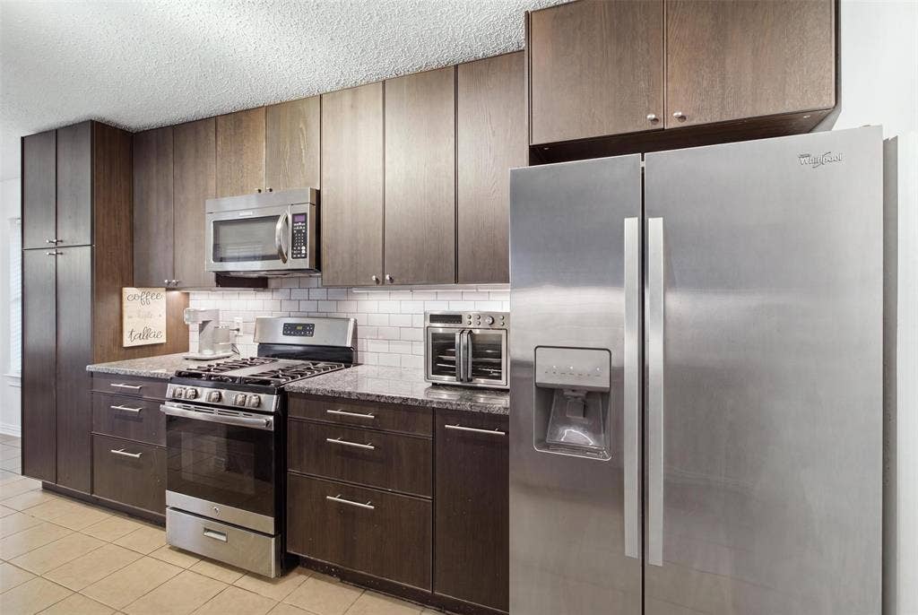 1020 Bayfield Drive, Denton, TX 76209 1020 Bayfield Drive, Denton, TX 76209