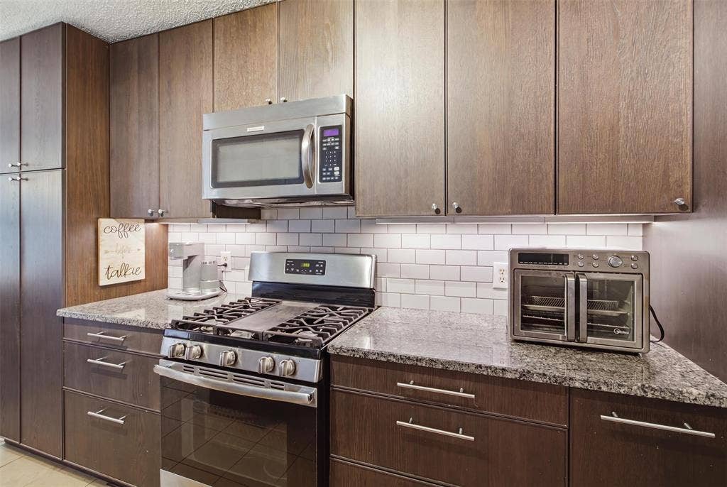 1020 Bayfield Drive, Denton, TX 76209 1020 Bayfield Drive, Denton, TX 76209