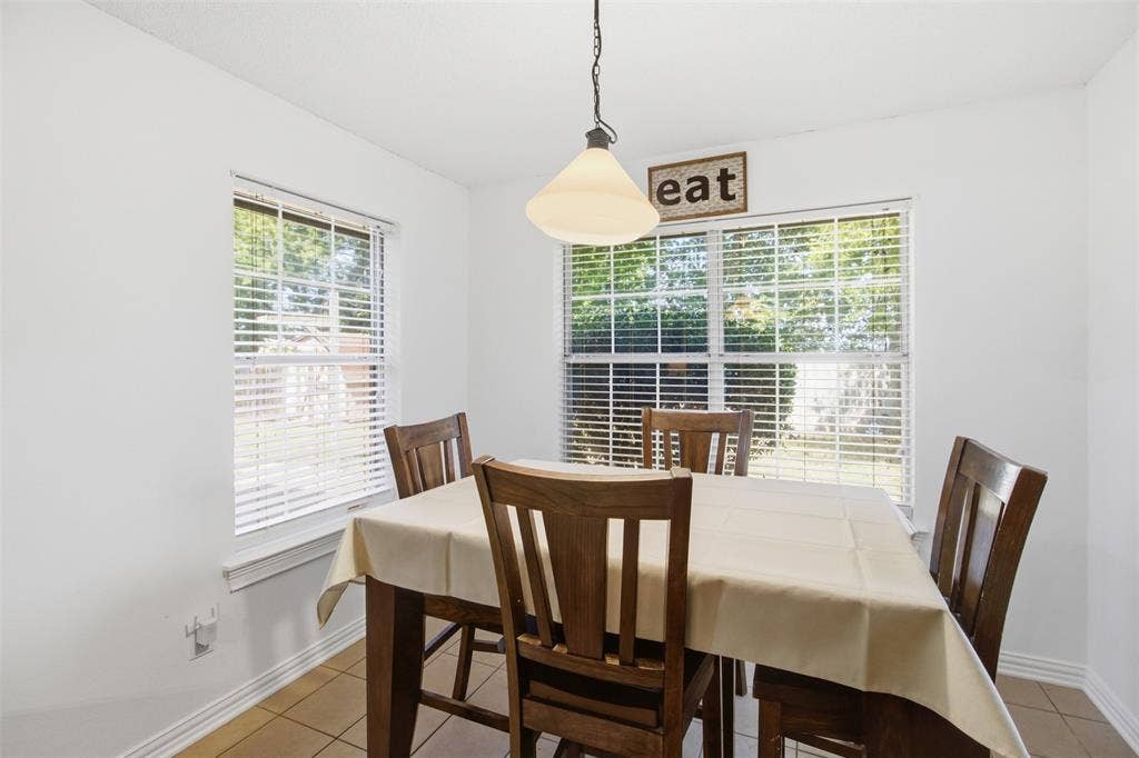 1020 Bayfield Drive, Denton, TX 76209 1020 Bayfield Drive, Denton, TX 76209