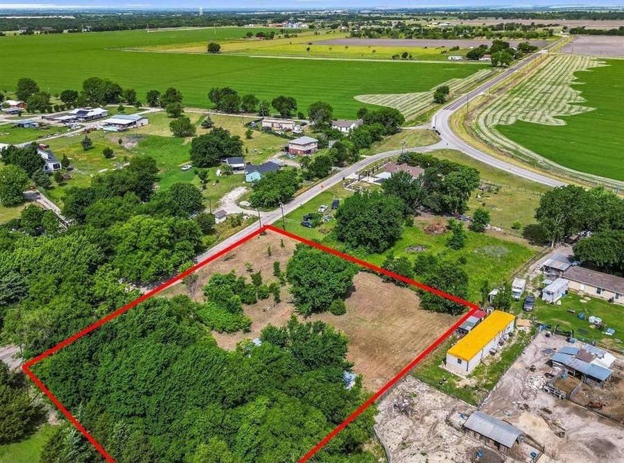 Property photo for 121 Wickliffe Road, Ferris, TX