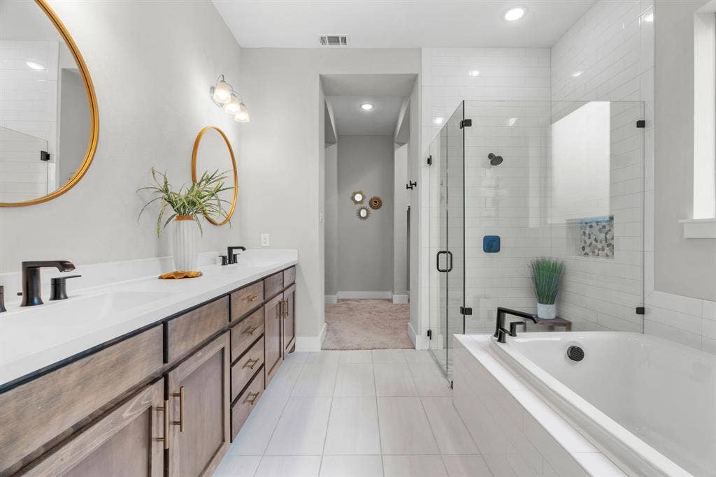 1821 Stonewall Road, Argyle, TX 76226 Dual vanity with white countertops and undermount sinks