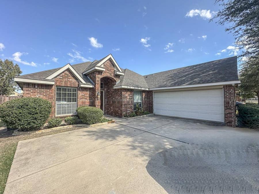 Property photo for 1715 Nestledown Drive, Allen, TX