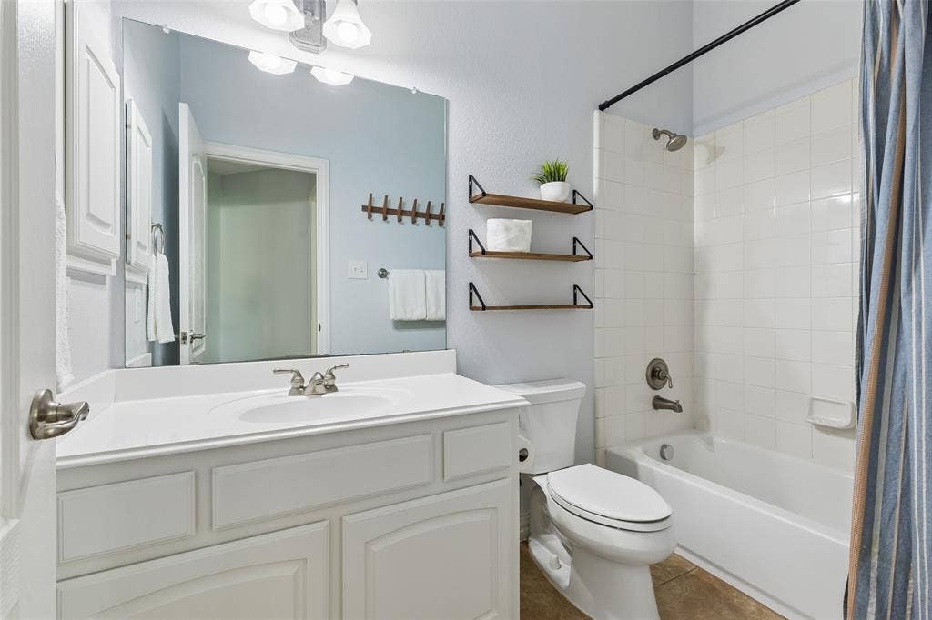 7975 Bishop Drive, Frisco, TX 75036 2nd level guest bathroom.